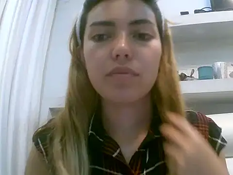 VittoriaTaylor online show from February 22, 2026, 9:05 pm