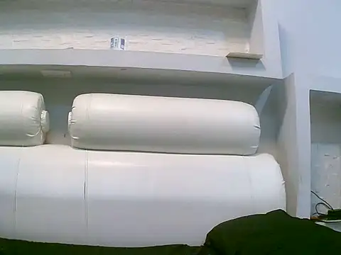 VittoriaTaylor online show from October 27, 2025, 11:00 am