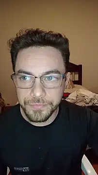 Snapshot of Dyllan__ chatting on June 26, 2026, 12:49 am Dyllan online show from June 26, 2026, 12:49 am