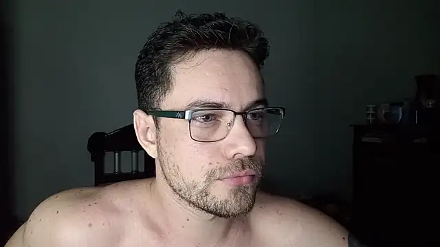 Snapshot of Dyllan__ chatting on June 17, 2026, 1:05 am Dyllan online show from June 17, 2026, 1:05 am