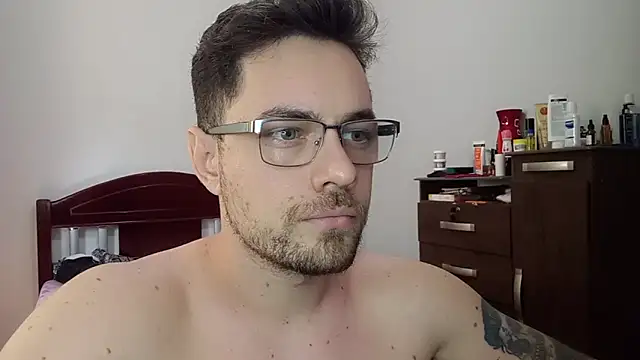 Snapshot of Dyllan__ chatting on June 8, 2026, 3:01 pm Dyllan online show from June 8, 2026, 3:01 pm
