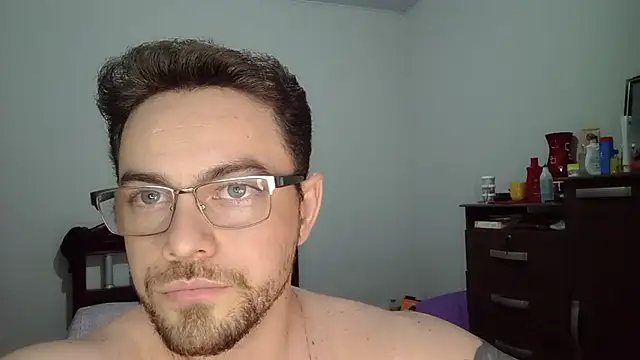 Snapshot of Dyllan__ chatting on June 24, 2026, 1:26 am Dyllan online show from June 24, 2026, 1:26 am