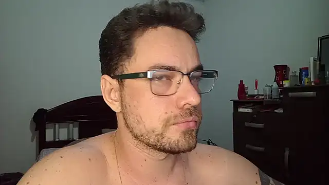 Snapshot of Dyllan__ chatting on June 19, 2026, 2:06 am Dyllan online show from June 19, 2026, 2:06 am
