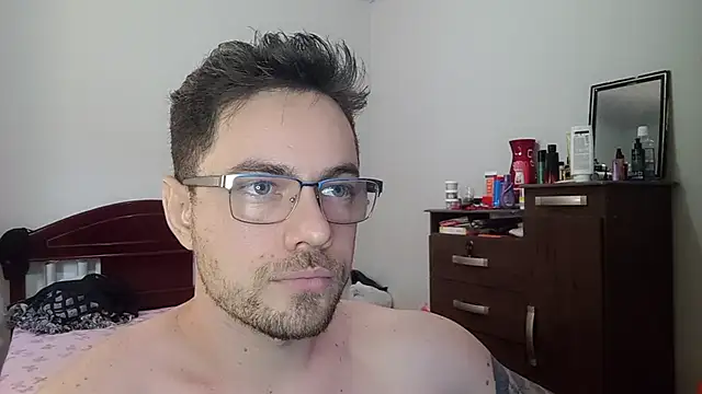 Snapshot of Dyllan__ chatting on June 12, 2026, 2:15 pm Dyllan online show from June 12, 2026, 2:15 pm