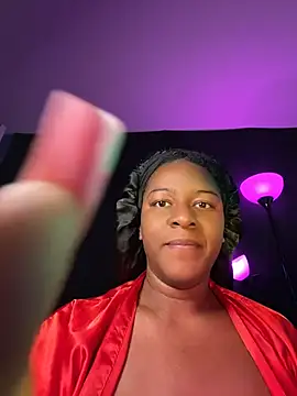 xoxoHotCoCo online show from June 25, 2026, 11:04 am