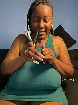 xoxoHotCoCo online show from June 6, 2026, 8:03 pm