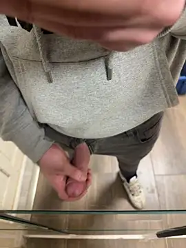 Snapshot of Klaus298 chatting on February 5, 2026, 3:19 pm Klaus298 online show from February 5, 2026, 3:19 pm