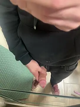 Snapshot of Klaus298 chatting on March 17, 2026, 2:42 pm Klaus298 online show from March 17, 2026, 2:42 pm