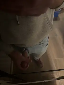 Snapshot of Klaus298 chatting on December 2, 2025, 8:38 am Klaus298 online show from December 2, 2025, 8:38 am