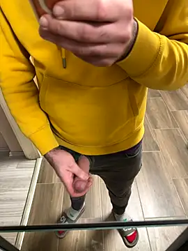 Snapshot of Klaus298 chatting on December 19, 2025, 4:09 pm Klaus298 online show from December 19, 2025, 4:09 pm