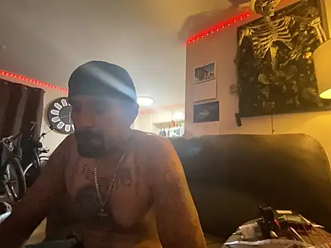 hornycouple818 online show from January 28, 2025, 2:21 pm