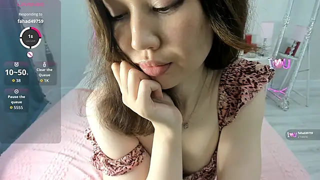 novaaskyy online show from May 6, 2026, 1:59 pm