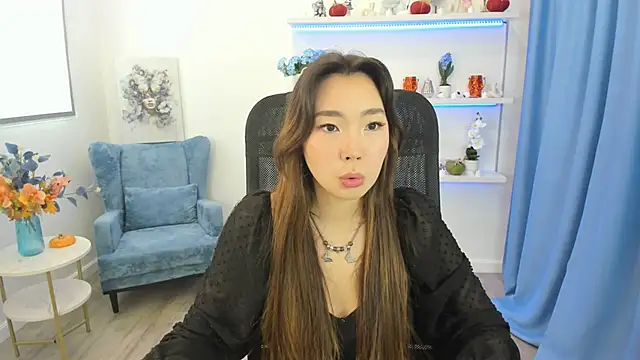 AnnaReyla online show from October 26, 2025, 11:21 am