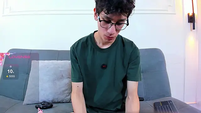 Cum hunters online show from May 5, 2026, 3:20 am