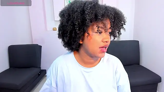 AishaHil online show from January 31, 2025, 11:56 am