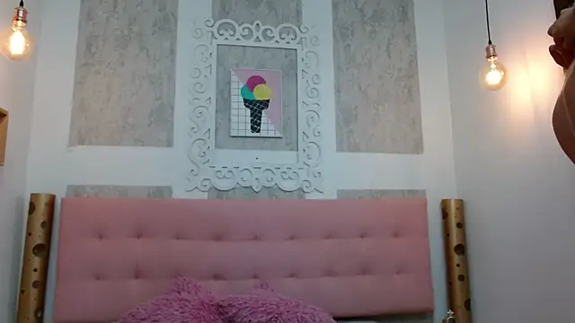 Snapshot of ambercooper05 chatting on February 14, 2025, 11:31 am ambercooper05 online show from February 14, 2025, 11:31 am