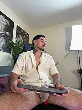 Salvatore costa online show from June 28, 2026, 2:40 am