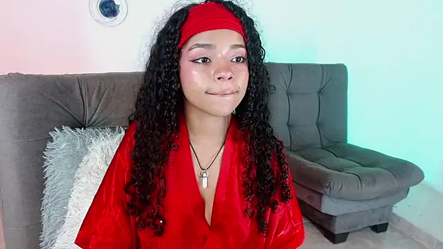 lucie petite online show from March 21, 2025, 9:34 pm