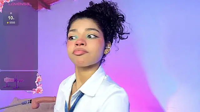 lucie petite online show from July 29, 2026, 6:51 pm