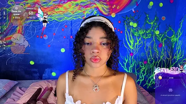 Snapshot of lucie_petite chatting on February 13, 2026, 6:41 pm lucie petite online show from February 13, 2026, 6:41 pm