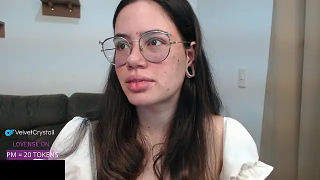 crystalll room online show from September 24, 2025, 2:51 am