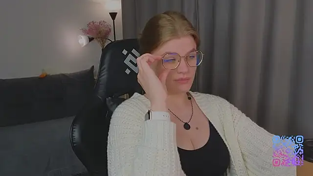 Snapshot of _JessieVibes chatting on June 23, 2026, 2:37 pm JessieVibes online show from June 23, 2026, 2:37 pm