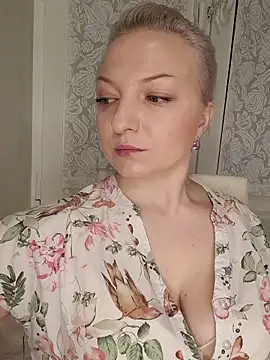 Anesteishen online show from December 3, 2025, 4:57 am