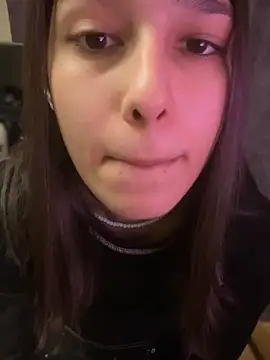 mollyEXD online show from November 20, 2025, 1:23 pm