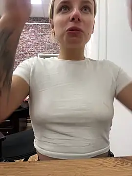 LanaSparks online show from October 19, 2025, 4:04 am