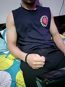 hot hunk boy online show from September 22, 2025, 4:07 am