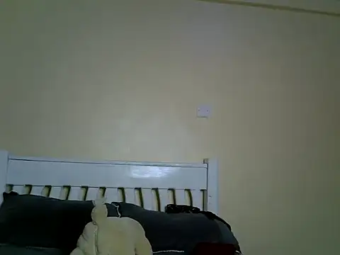 Vprettieeer online show from September 12, 2025, 4:18 pm