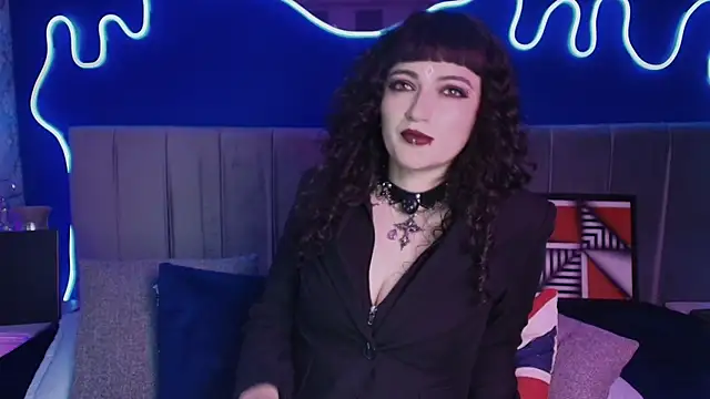 JeanneSabatier online show from June 24, 2026, 7:11 pm