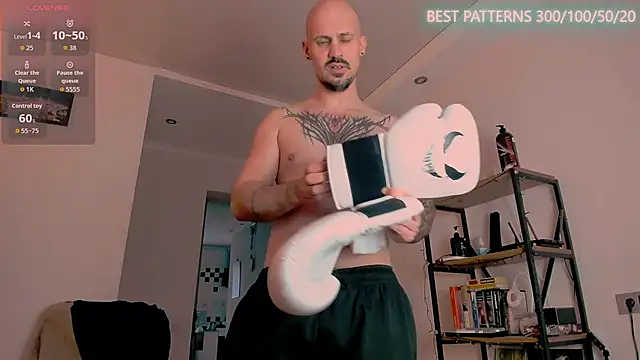 AssHunter4k online show from December 15, 2025, 9:04 am