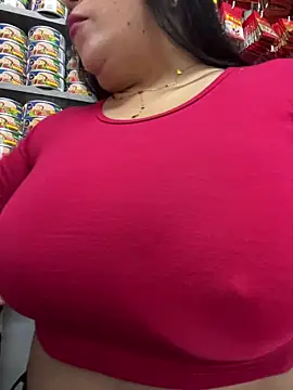 Snapshot of Miia_Jazmin chatting on March 6, 2026, 1:06 pm Miia Jazmin online show from March 6, 2026, 1:06 pm