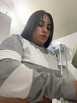 Miia Jazmin online show from November 4, 2025, 4:11 pm