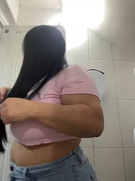 Snapshot of Miia_Jazmin chatting on February 10, 2026, 1:10 pm Miia Jazmin online show from February 10, 2026, 1:10 pm