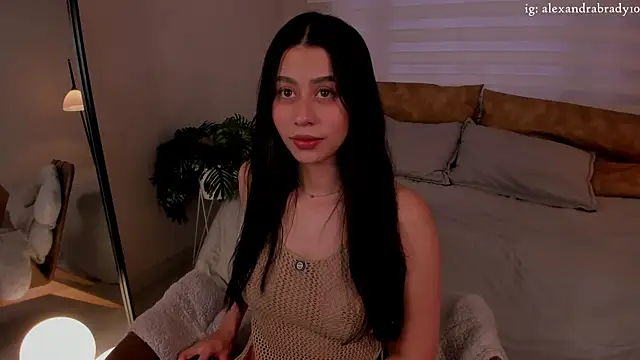 hannah brady online show from October 14, 2025, 9:36 pm