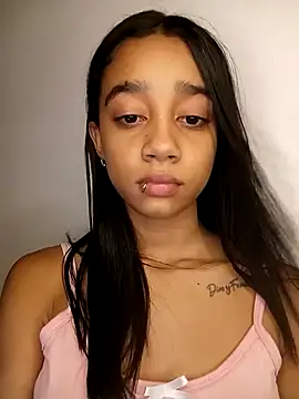 Zoe Sweett18 online show from April 22, 2026, 1:01 am