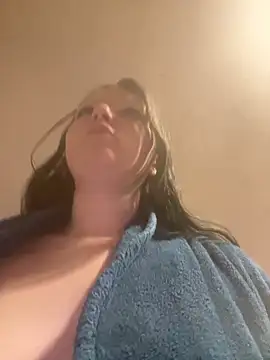 VenusandIppy online show from October 17, 2025, 8:17 am