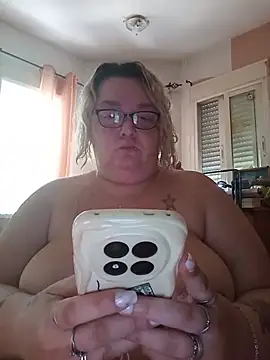 diosacurvy1984 online show from July 24, 2026, 10:00 am