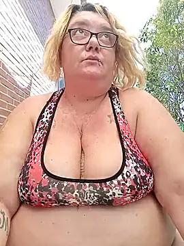 diosacurvy1984 online show from July 12, 2026, 11:00 am