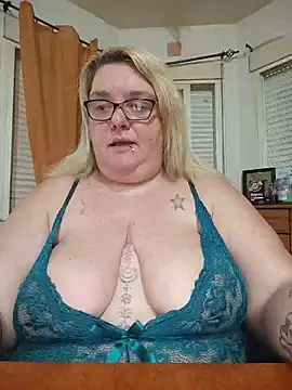 diosacurvy1984 online show from May 20, 2026, 7:05 am