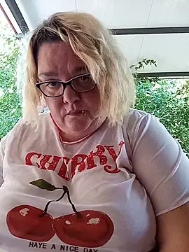 diosacurvy1984 online show from July 7, 2026, 10:08 am