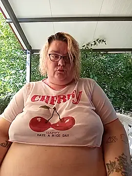 diosacurvy1984 online show from July 8, 2026, 4:29 pm