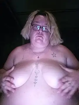 diosacurvy1984 online show from June 29, 2026, 10:20 pm