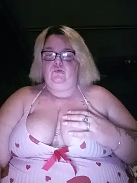diosacurvy1984 online show from June 28, 2026, 10:49 pm