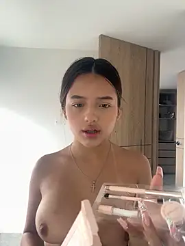 Sofia18 pinkk online show from October 27, 2025, 8:32 pm