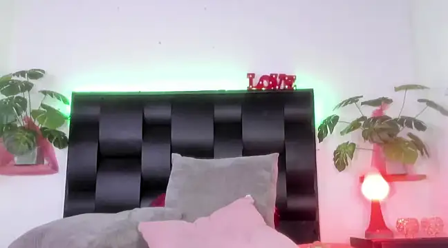 Snapshot of CarolayIndriago chatting on January 19, 2025, 10:39 pm CarolayIndriago online show from January 19, 2025, 10:39 pm