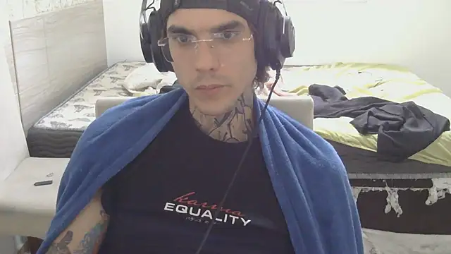 Snapshot of smokingink chatting on June 25, 2026, 10:42 am smokingink online show from June 25, 2026, 10:42 am