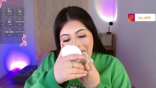 isabella1616 online show from December 2, 2025, 2:34 am